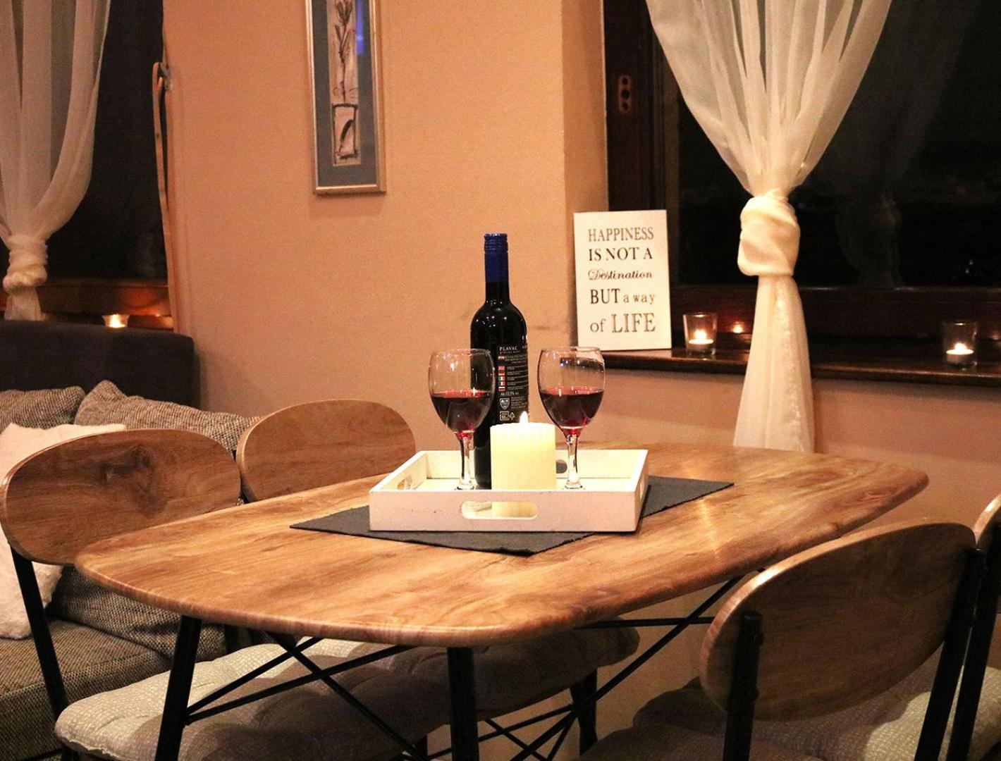 Guest House Studio Apartman Marina - With Jacuzzi, Free Parking, Pet Friendly คาร์โลวัตส์ ภายนอก รูปภาพ